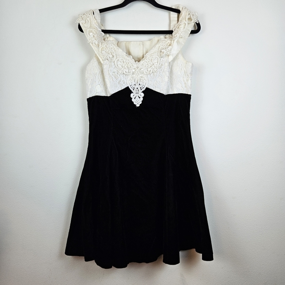Vintage Jessica McClintock Gunne Sax Velvet Lace off shoulder dress Size 13/14